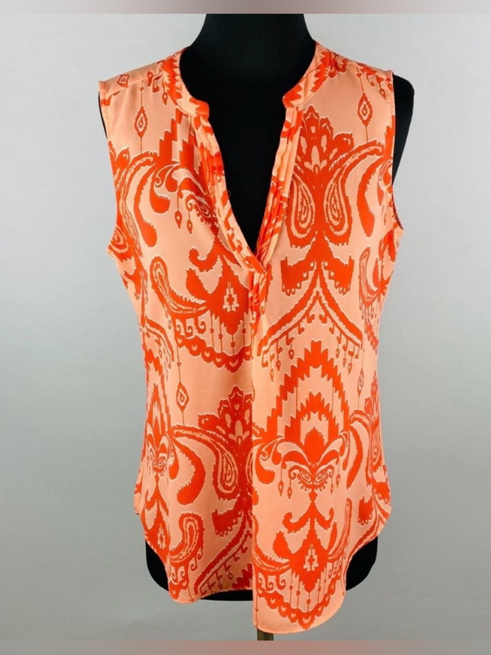New York & Company Orange Paisley Print Sleeveless V-Neck Blouse
Size XL